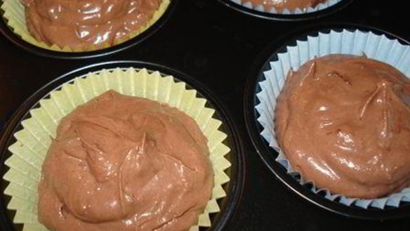 ШАГ 3. шоколадные мини-чизкейки с воздушным клубничным кремом