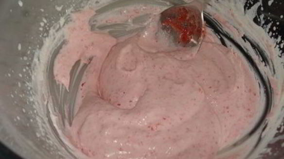 ШАГ 4. шоколадные мини-чизкейки с воздушным клубничным кремом