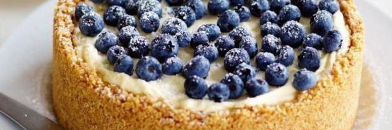 Творожный чизкейк с черникой на печенье