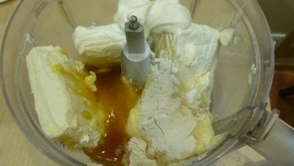 ШАГ 3. творожный чизкейк с клюквой