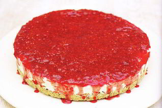 Ванильный чизкейк с малиновым соусом