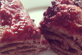 Диетический рулетик с ягодами