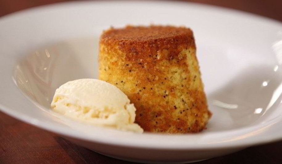 Рецепт апельсиновые кексы без муки с маком и ванильным мороженым