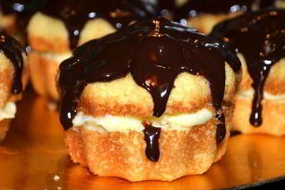 Капкейки Бостон с кремом и шоколадной глазурью