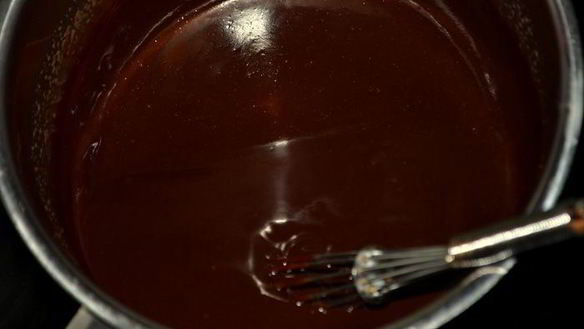 ШАГ 8. капкейки бостон с кремом и шоколадной глазурью