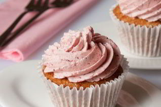 Капкейки с клубничным кремом