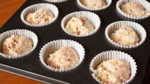 ШАГ 4. капкейки с клубничным кремом