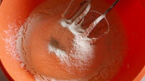 ШАГ 4. кекс с финиками и кунжутом