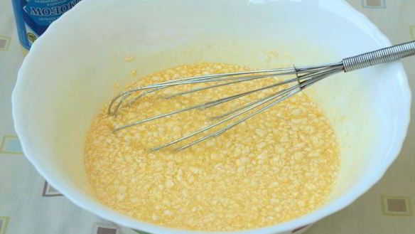 ШАГ 2. кекс с кизилом на сгущенке