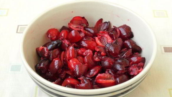 ШАГ 4. кекс с кизилом на сгущенке