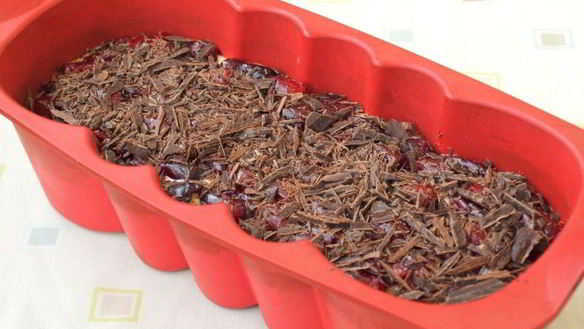 ШАГ 7. кекс с кизилом на сгущенке