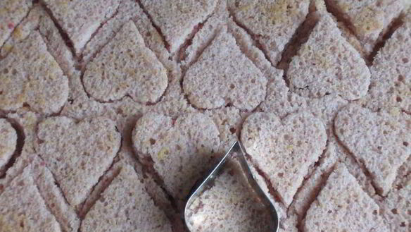 ШАГ 8. кекс с малиновым сердечком