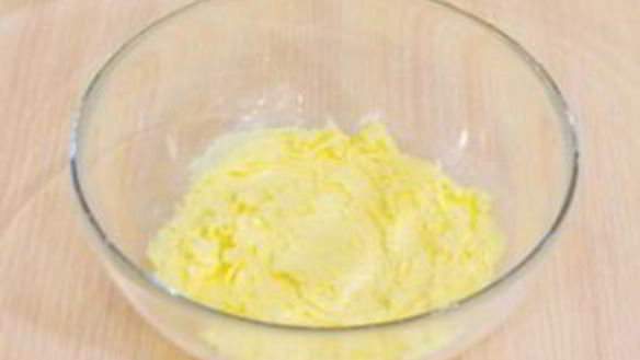 ШАГ 2. кекс с марципаном и клюквой