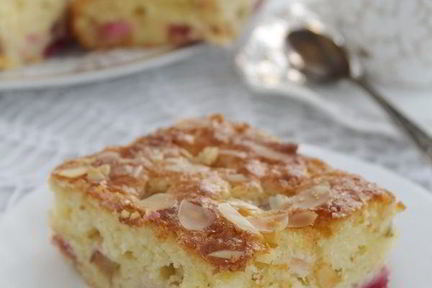 Кекс с ревенем и пудингом