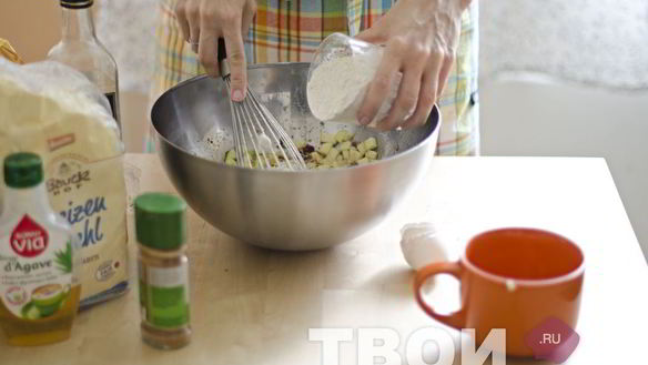 ШАГ 4. кексы из цельнозерновой муки с яблоками и пеканом