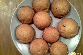 Кексы медовые с орехами и изюмом