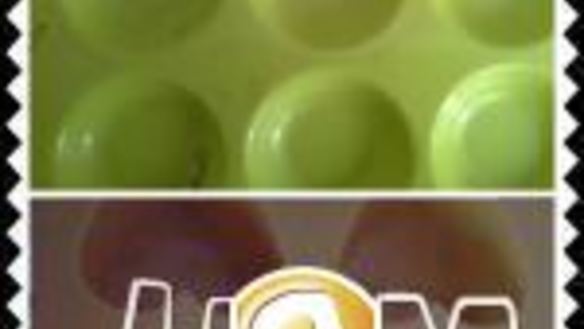 ШАГ 3. кексы медовые с орехами и изюмом