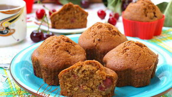 ШАГ 6. кофейные кексы с вишней