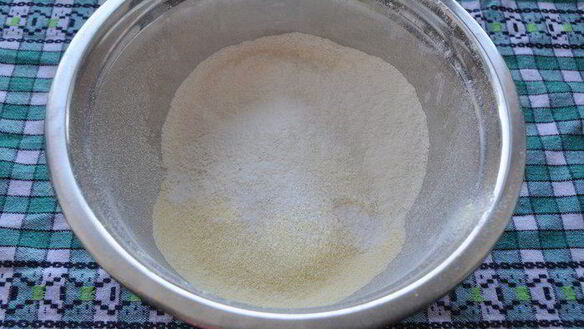 ШАГ 4. кукурузный закусочный кекс с беконом