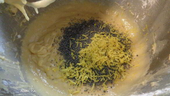 ШАГ 6. маковые кексы в ромовом сиропе