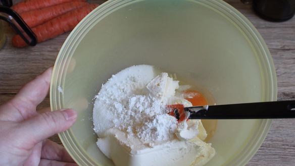 ШАГ 2. морковный кекс с творожным сыром