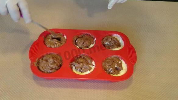 ШАГ 8. мраморные кексы с шоколадом