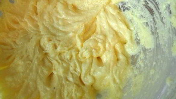 ШАГ 2. ореховый кекс с клубничным соусом