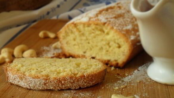 ШАГ 5. ореховый кекс с клубничным соусом