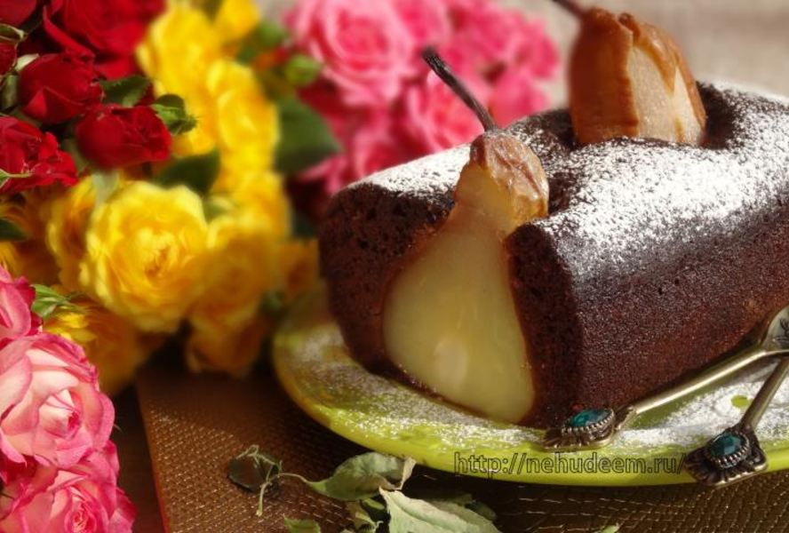 Постный шоколадный кекс с грушами