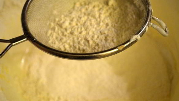 ШАГ 3. шахматный бисквитный кекс