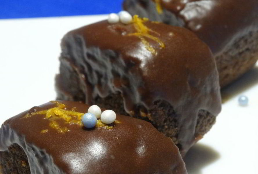 Шоколадный кекс с апельсиновой цедрой и гречкой