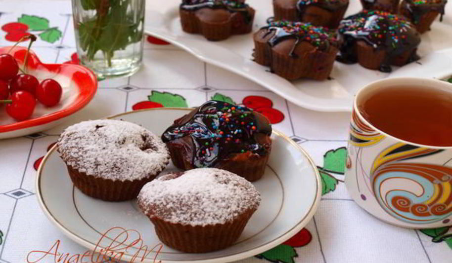 Рецепт шоколадные кексы с вишней