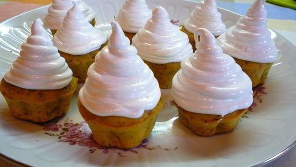 ШАГ 10. тыквенно-маковые кексы с воздушным кремом веселые привидения