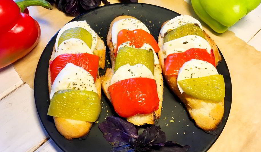 Рецепт багет с моцареллой и перцем