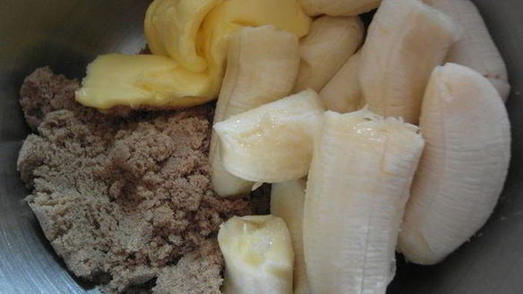 ШАГ 3. банановый пирог-хлеб с финиками и орехами пекан