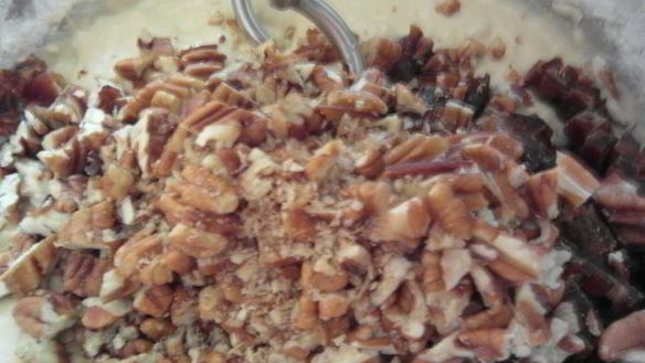 ШАГ 6. банановый пирог-хлеб с финиками и орехами пекан