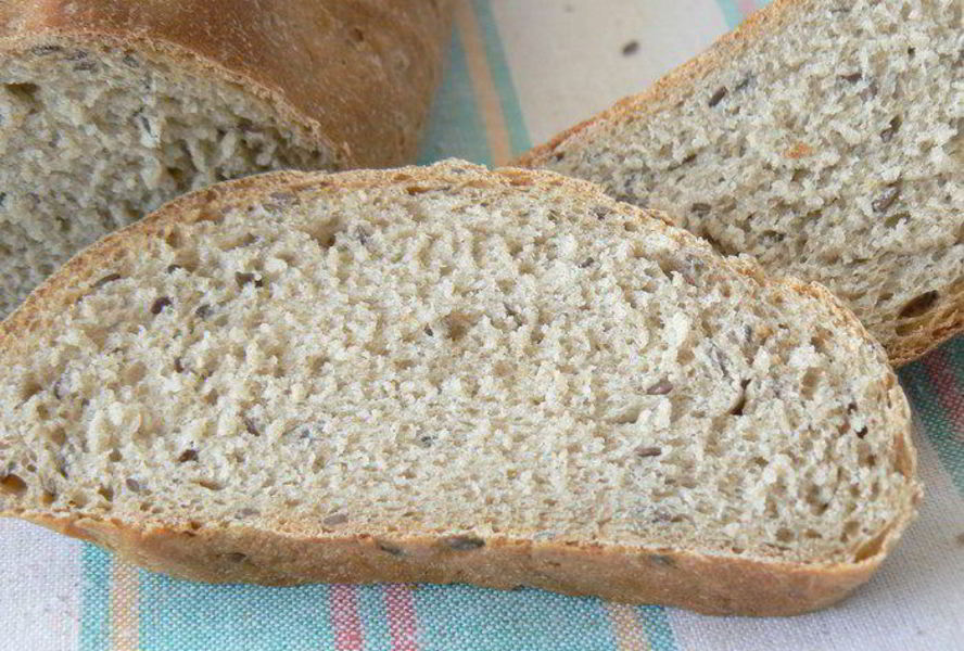 Батон с льняными семенами на закваске