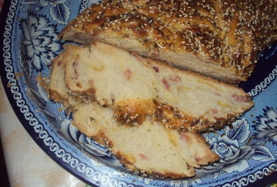 Батон с ветчиной и сыром