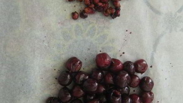 ШАГ 2. галеты с черешней и шоколадом