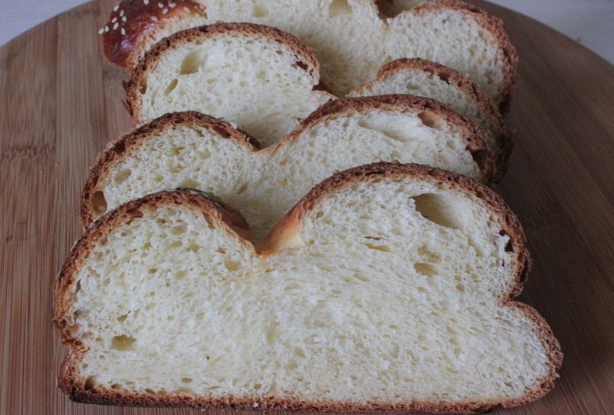 Хала из двух жгутов