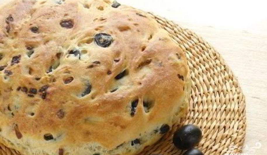 Рецепт хлеб с луком и маслинами
