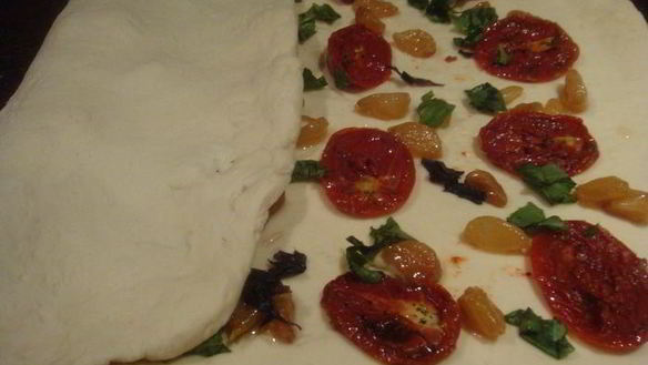 ШАГ 4. хлеб с печеными помидорами и чесноком