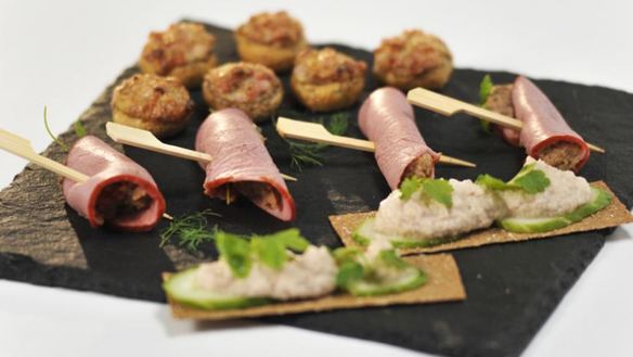 ШАГ 2. хлебцы с паштетом из свинины и груши