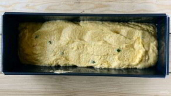 ШАГ 6. кукурузный хлеб с маслом и яйцом