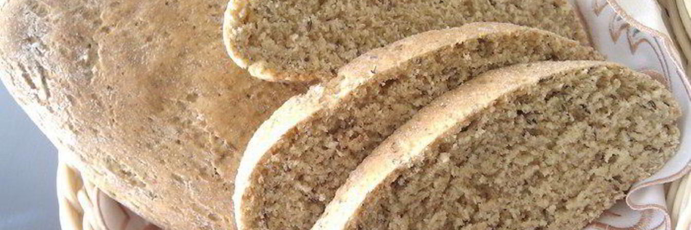 Кукурузный хлеб с тмином и отрубями
