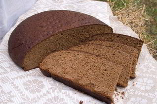 Темный ржано-пшеничный хлеб
