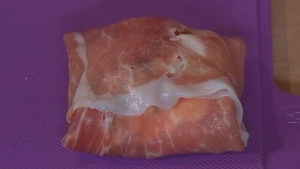 ШАГ 4. хрустящие конвертики с фетой, ветчиной и финиками