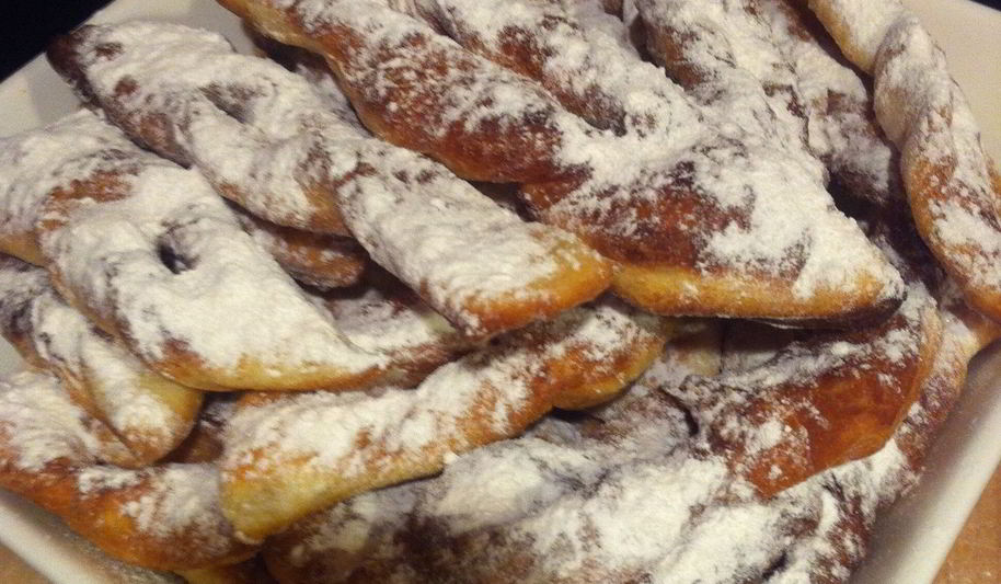 Рецепт хворост хрустящий на водке