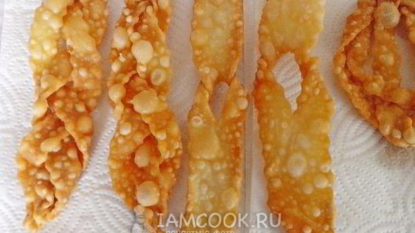 ШАГ 12. хворост на желтках