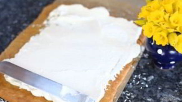 ШАГ 8. кокосово-медовый рулет